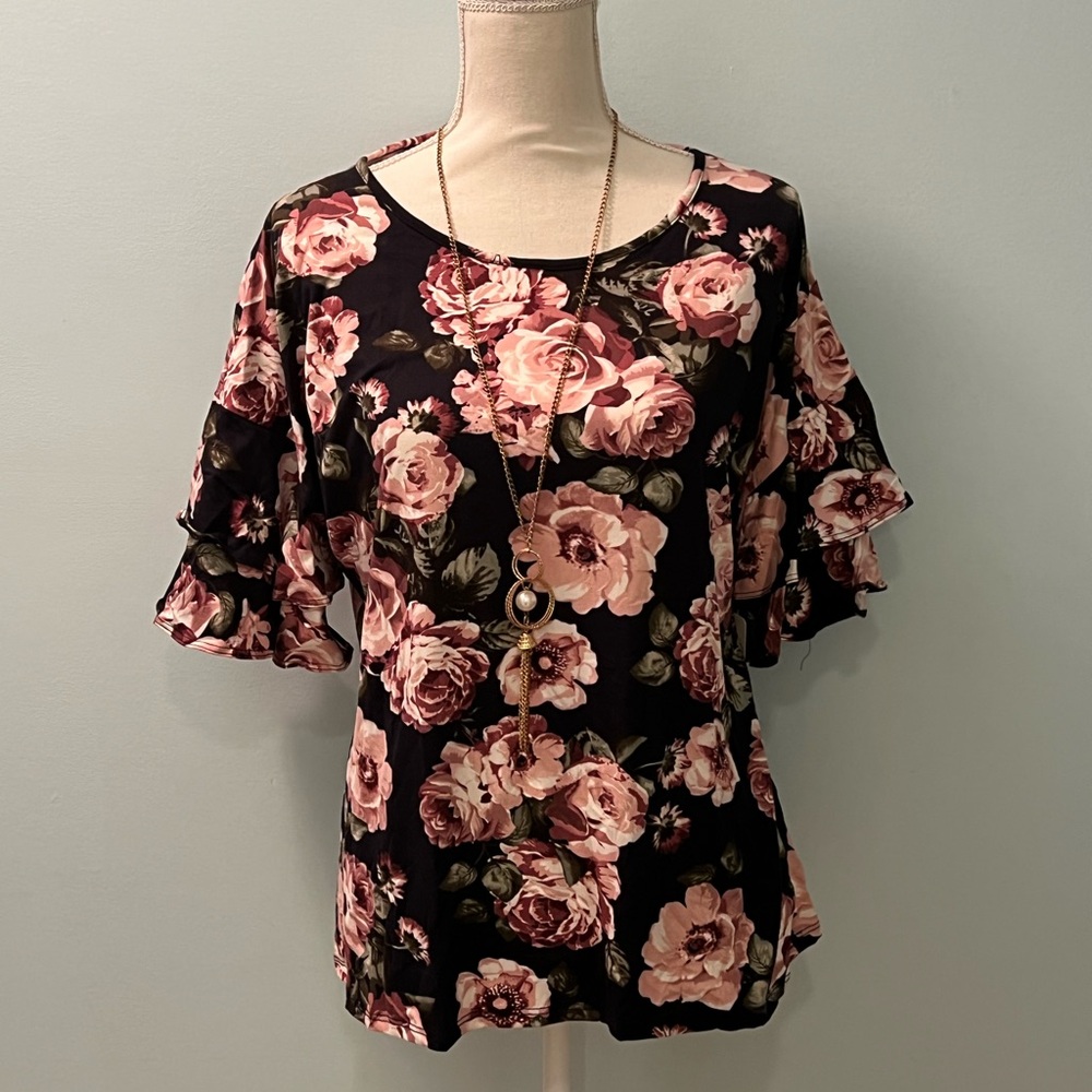 Black floral ruffle sleeve top